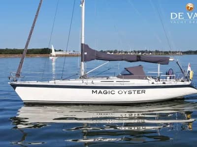 1982 Oyster 41 R Boat for Sale in Contact De Valk Hindeloopen 3