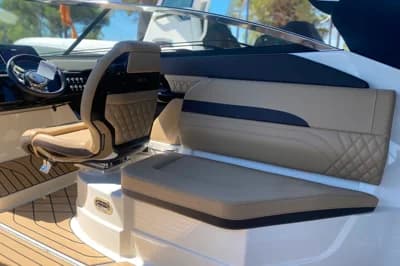 Sea Ray SLX 260 2