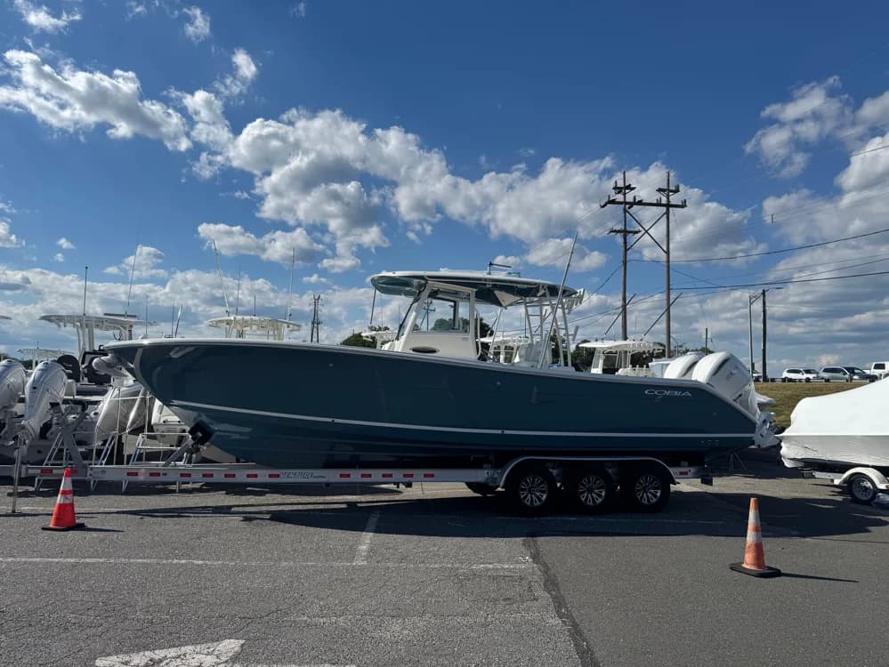 Cobia 320 Center Console