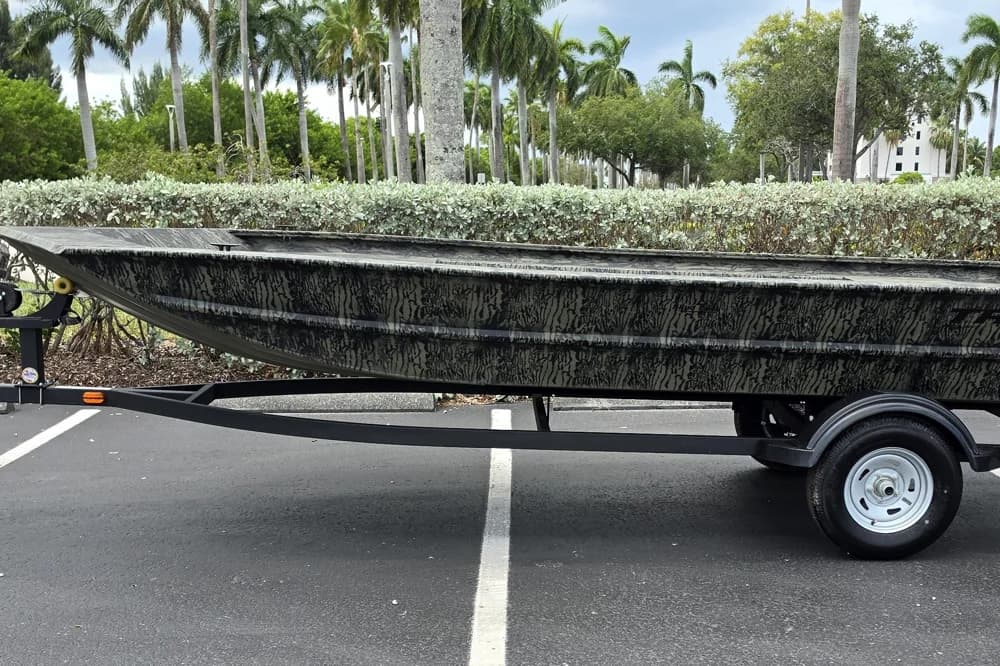 Tracker Grizzly 1754 Utility