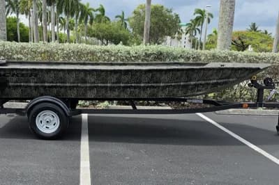 Tracker Grizzly 1754 Utility 2