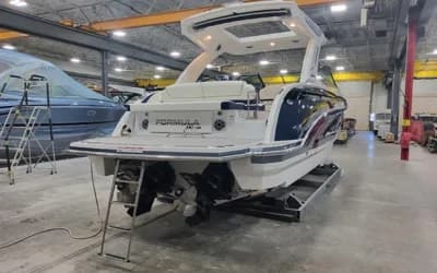 Formula 330 Crossover Bowrider 2