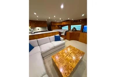 Hatteras 68 Convertible 2