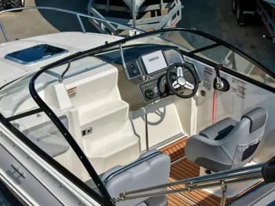 2024 Bayliner VR5 Cuddy Boat for Sale in Pwllheli 3