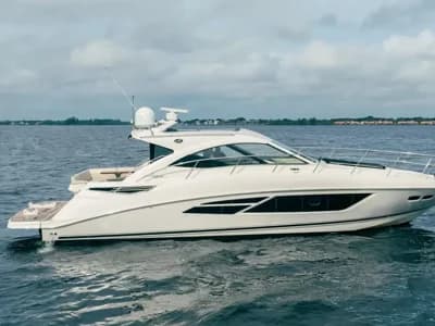2015 Sea Ray 510 Sundancer Boat for Sale in Cabo Velas 2