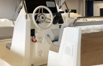 2025 Capelli Tempest 700 Open | 7m 2