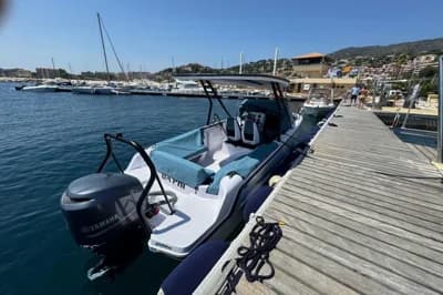 2025 Axopar 25 Cross Top 2