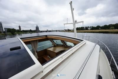 2011 Linssen Grand Sturdy 25.9 SCF 3