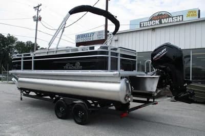 2027 Sun Tracker Fishin' Barge 20 DLX 2