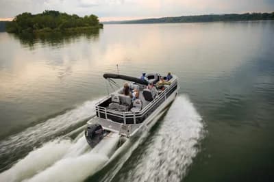 2027 Sun Tracker SportFish 22 DLX 2
