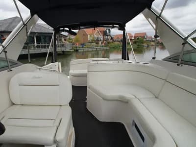 2004 Rinker 270 Fiesta Vee Boat for Sale in Lincoln 3