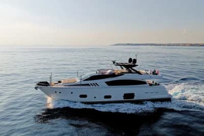 2010 Ferretti Yachts 800 | 25m 2