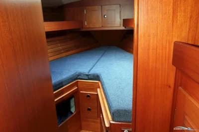 Hallberg Rassy 352 3
