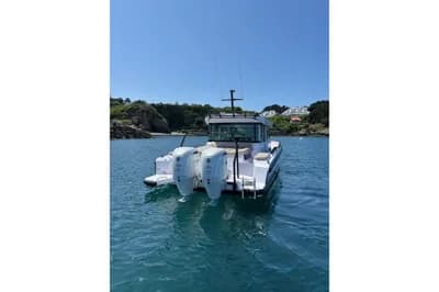 Axopar 37 XC Cross Cabin 2