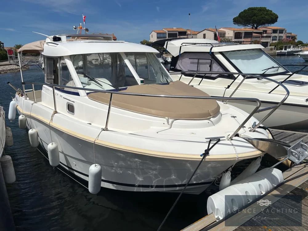 Jeanneau Merry Fisher 725