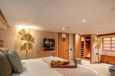 1996 Lurssen Custom | 42m 4