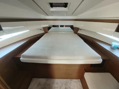 2018 Jeanneau NC 33 | 34.5 ft 3