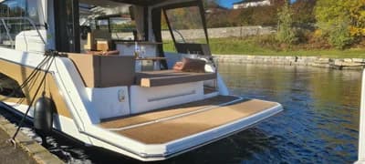 2023 Sealine C335 | 33.8 ft 3