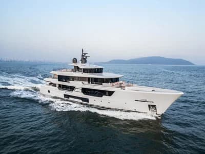 2027 MCP MY 40M | 133.5 ft 2