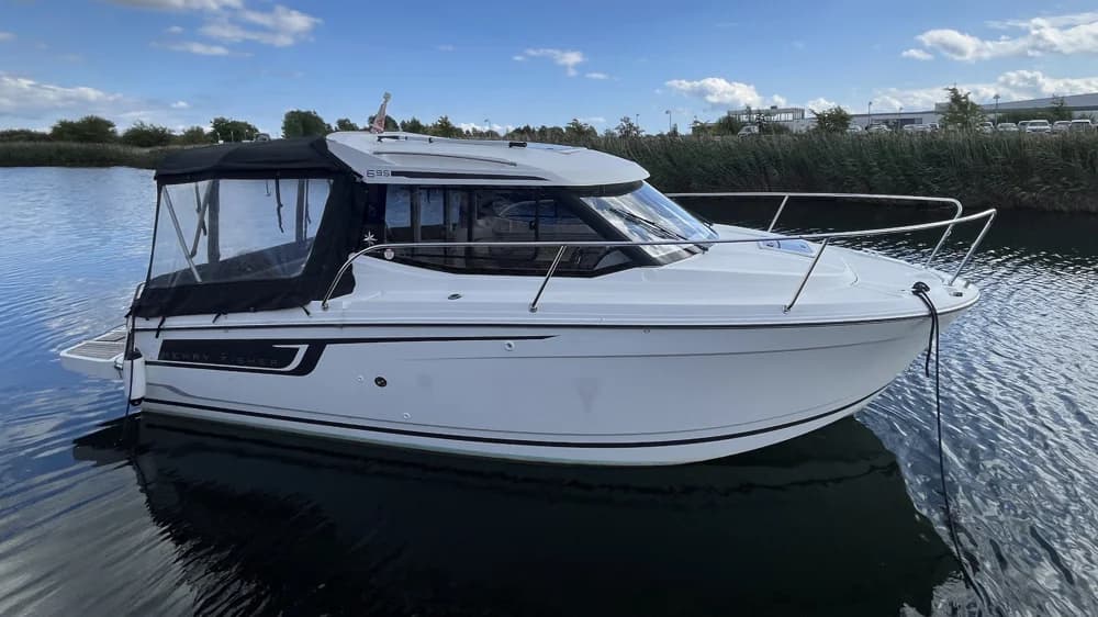 2017 Jeanneau MF 695
