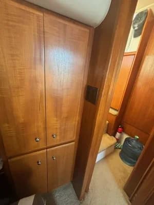 1998 Carver 400 AFT Cockpit | 40.2 ft 3