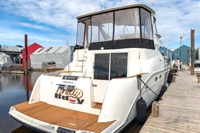 2005 Meridian 459 Motoryacht | 47.7 ft 3