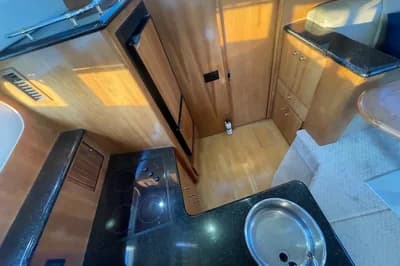 2002 Carver 396 Motor Yacht | 40.6 ft 3