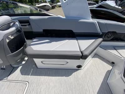 2022 Cobalt R8 | 27.8 ft 3