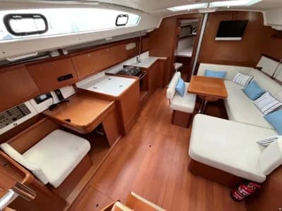 Beneteau Oceanis 43 4