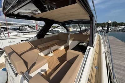 2010 Sealine SC35 | 35 ft 3