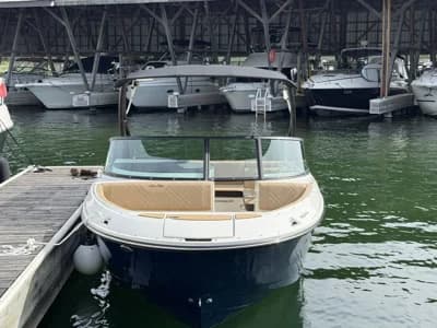 2027 Sea Ray SDX 230 | 23 ft 3
