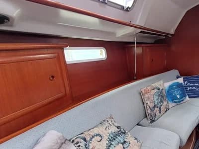 2001 Beneteau Oceanis Clipper 331 Boat for Sale in Whitehaven 2