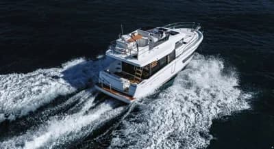 Beneteau Swift Trawler 37 Fly 2