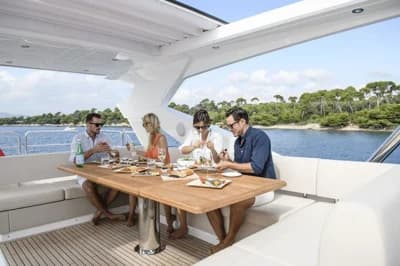 2024 Sunseeker 76 Yacht 3