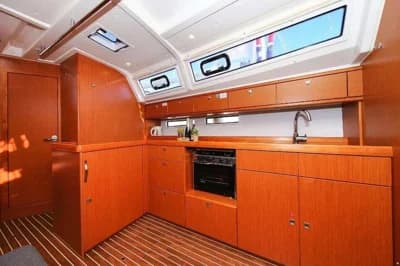 Bavaria CRUISER 46 4