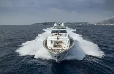 2020 Sunseeker 95 Yacht Boat for Sale in Southampton 2