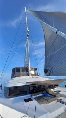 2013 Lagoon 52 | 52 ft 2