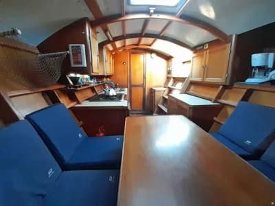 One Off Design 18m Open Bridgedeck 3
