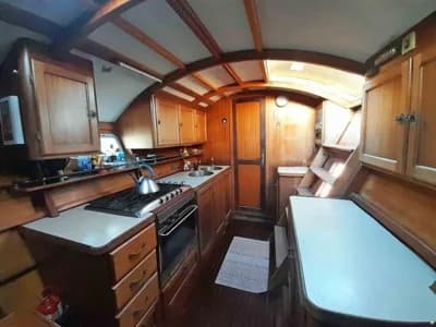 One Off Design 18m Open Bridgedeck 4
