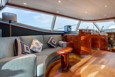 1999 Camper & Nicholsons Cutter | 120.8 ft 3