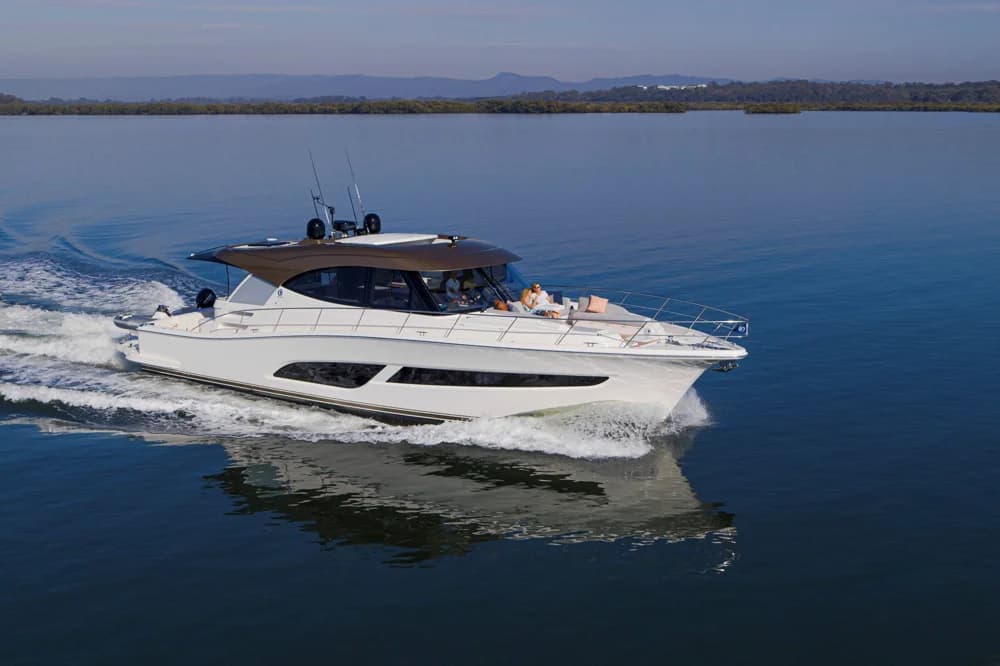 Riviera 585 SUV