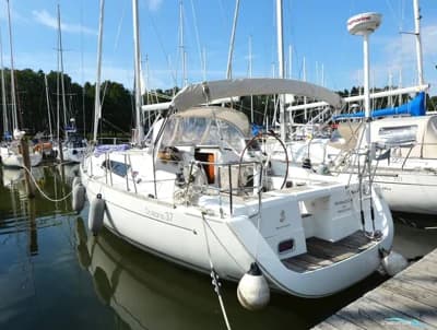 Beneteau Oceanis 37 2