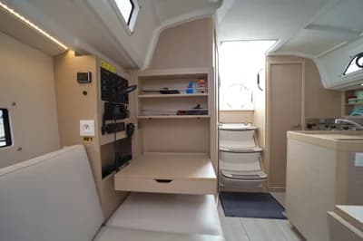 2023 Beneteau Oceanis 30.1 3