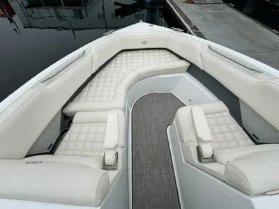 2019 Cobalt R5 Boat for Sale in Poole 2