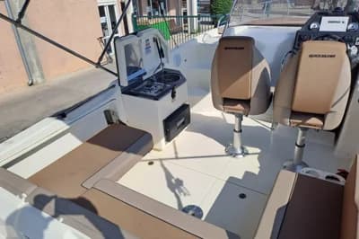 2020 Quicksilver Activ 755 Sundeck 3