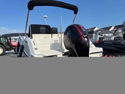 Quicksilver Activ 675 Open 2