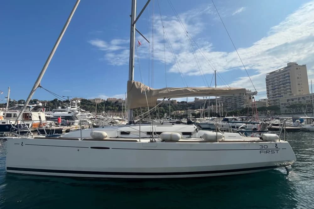 2013 Beneteau First 30