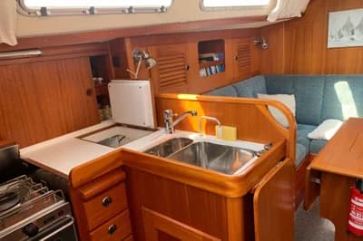 2001 Hallberg-Rassy 34 3