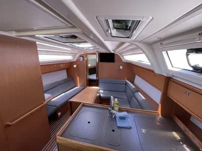 Bavaria Cruiser 37 3