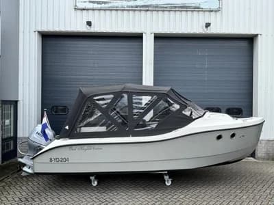 Oud Huijzer 630 Cabin 2